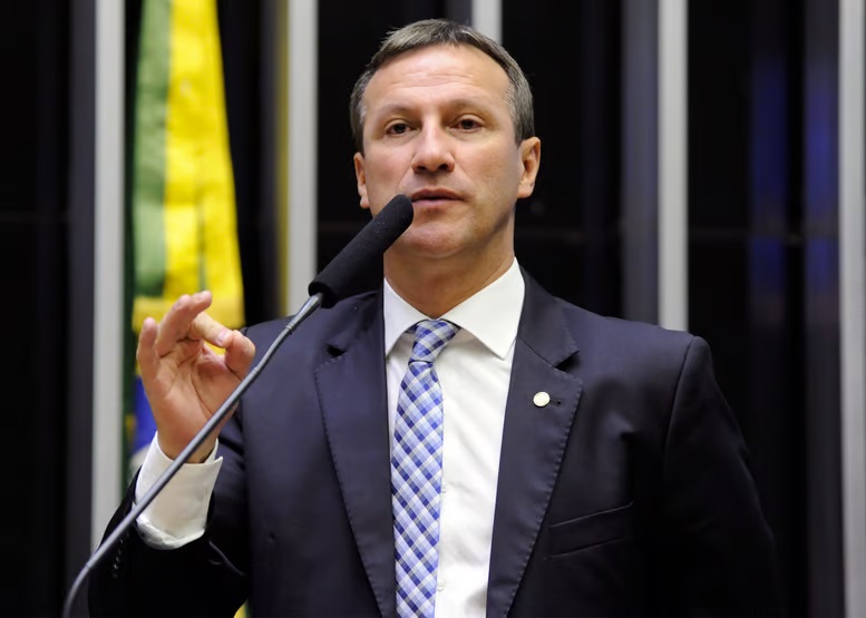 Parlamentares obtêm assinaturas para CPMI dos Atos Antidemocráticos
