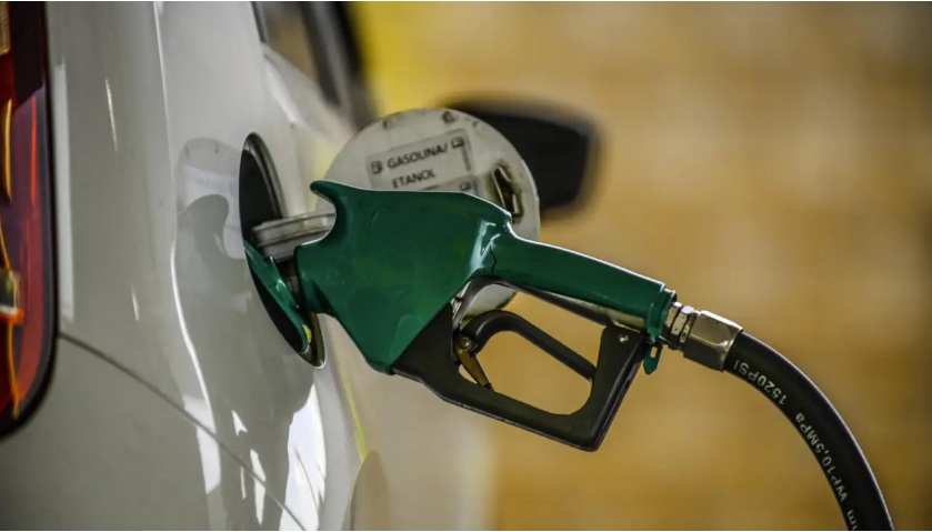 Governo Lula voltará a cobrar impostos sobre combustíveis e gasolina aumentará a partir de quarta-feira