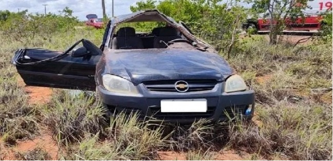 Homem morre após carro sair da pista e capotar em rodovia no RN