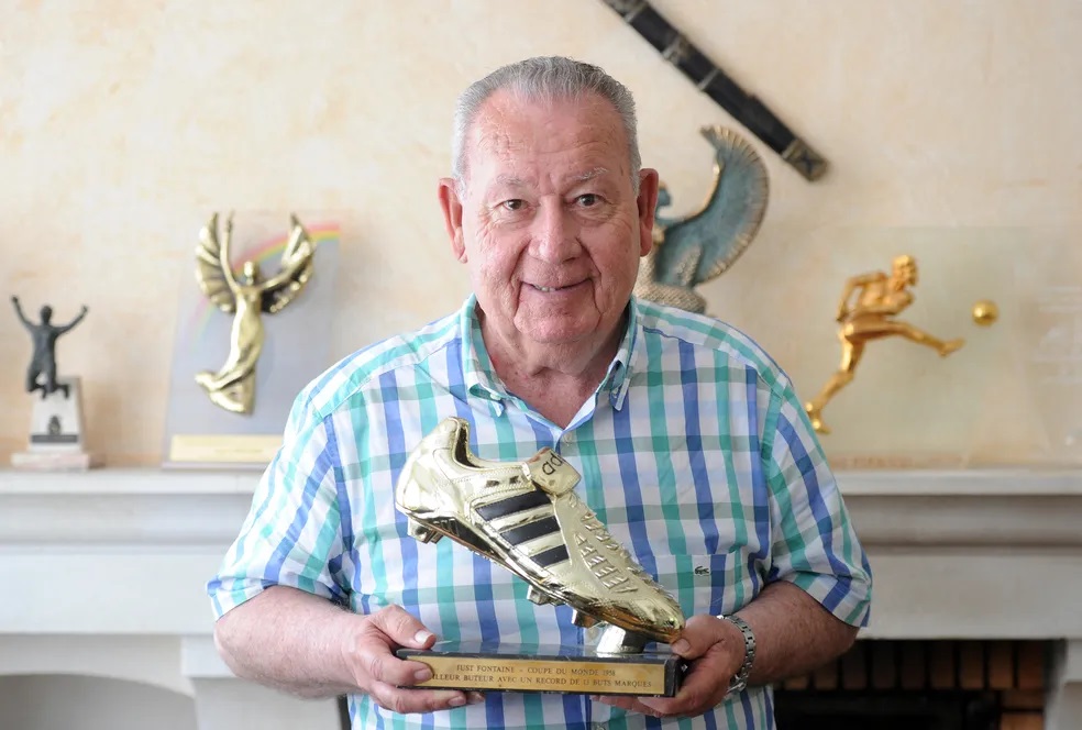 Maior artilheiro de uma só Copa do Mundo, Just Fontaine morre aos 89 anos
