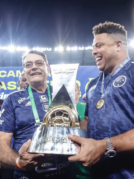 Ronaldo encaminha venda de 20% da SAF do Cruzeiro para conselheiro do clube