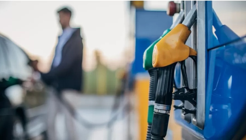 Postos já vendem gasolina por R$ 8,49 em SP