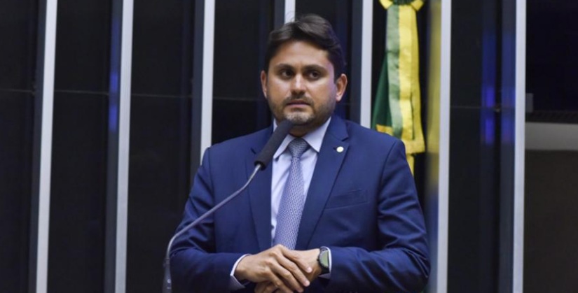 Sócio de haras de ministro das Comunicações é funcionário fantasma no Senado, diz jornal