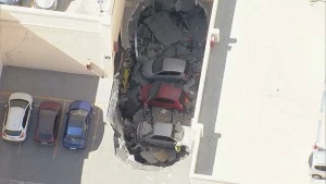 Parte do teto cai em shopping na Grande São Paulo