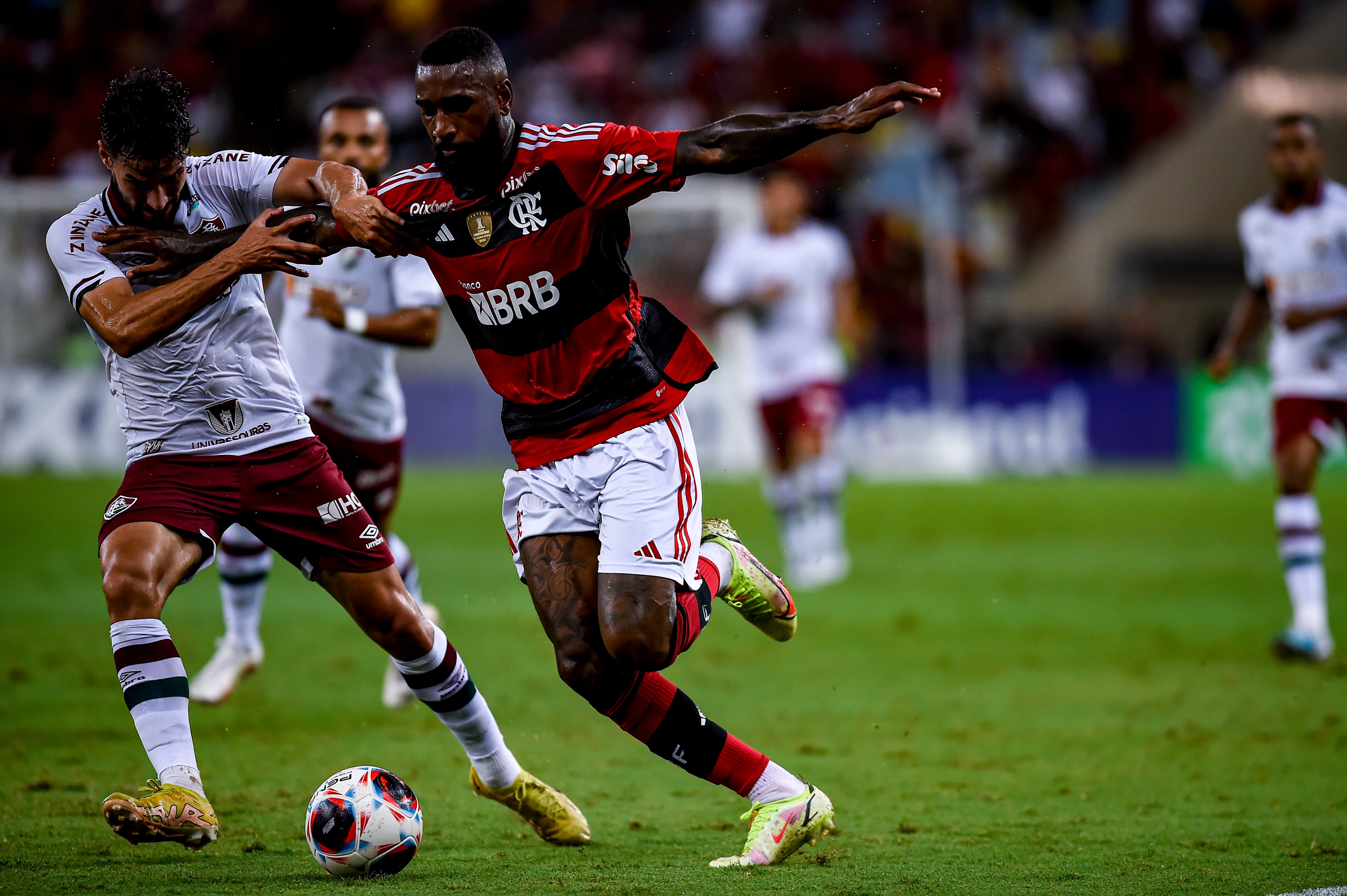 VÍDEO: VP é chamado de 'burro', Flu vira sobre o Fla e conquista a Taça Guanabara; veja os gols