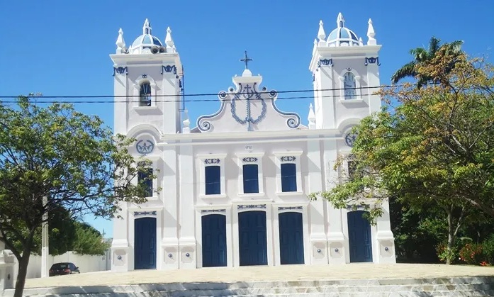 Ladrões arrombam igreja e roubam coroa de imagem sacra no interior do RN