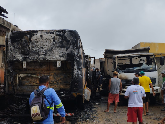 Veículos de Prefeitura de Campo Redondo são incendiados em ação criminosa orquestrada no RN; VEJA IMAGENS