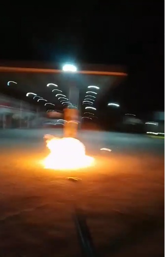 VÍDEO: Bandidos filmam ação onde disparam contra posto de combustível e atiram coquetel molotov no RN