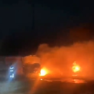 VÍDEO: Dois ônibus são queimados por criminosos em Caicó
