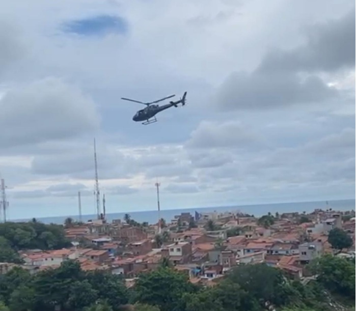Polícia Militar realiza operação em Mãe Luiza