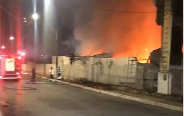 VÍDEO: Prédio da Prefeitura de São Gonçalo do Amarante é incendiado