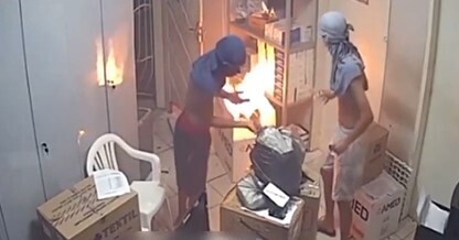 VÍDEO: Câmeras de seguranças flagram momento que criminosos incendeiam depósito de medicamentos de prefeitura do RN