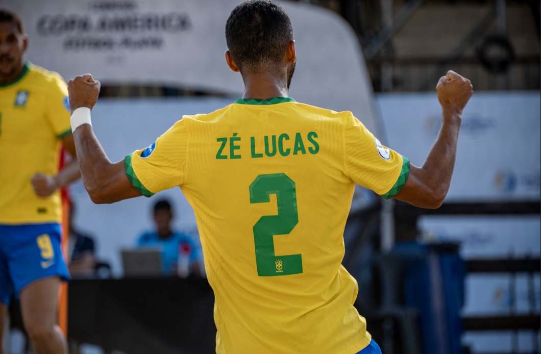 Com gol de potiguar, Brasil vence Paraguai, se classifica para a Copa e vai até a final