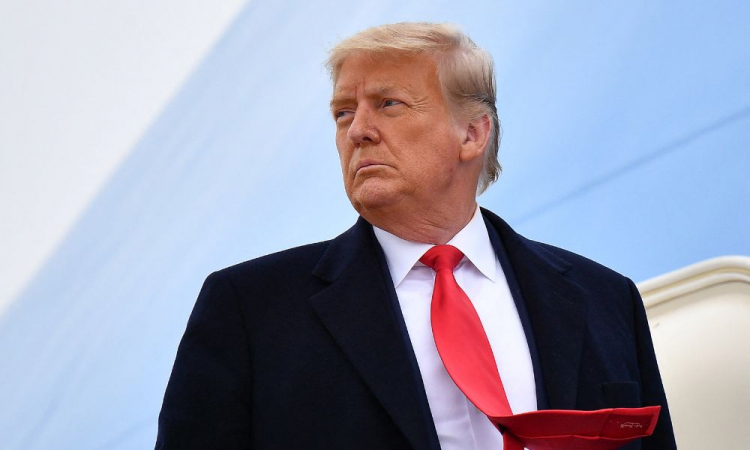 Trump diz que deve ser preso na terça-feira (21) e convoca protestos de apoiadores