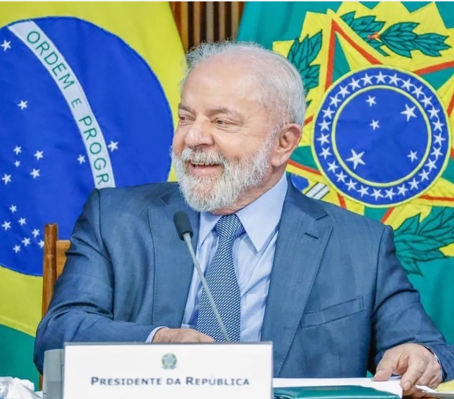A nova dieta presidencial: com intolerância à lactose, Lula corta leite, açúcar e álcool