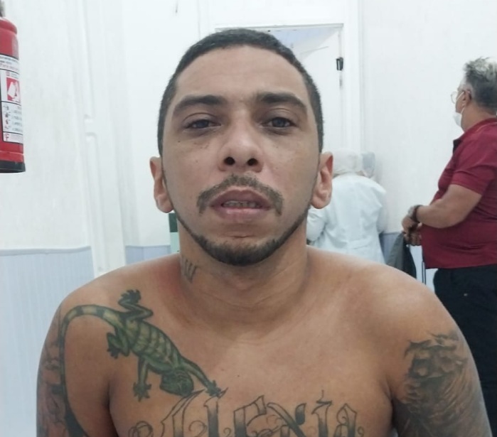 Membro de facção criminosa é preso suspeito de comandar ataques na zona Leste de Natal