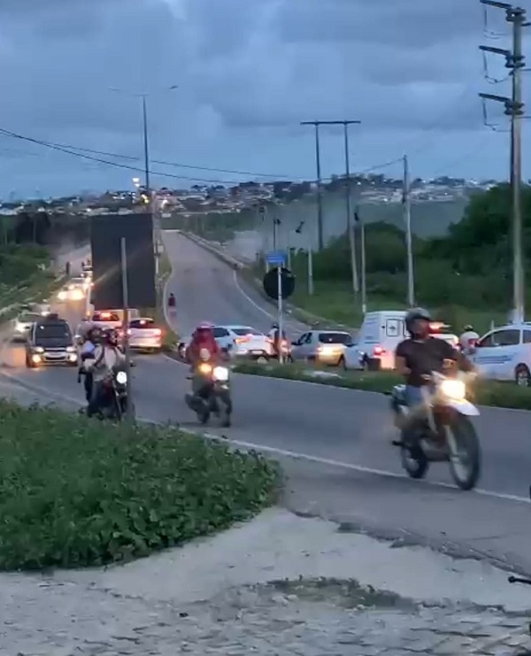 Ciclista é atropelado por carro na Ponte de Igapó, em Natal