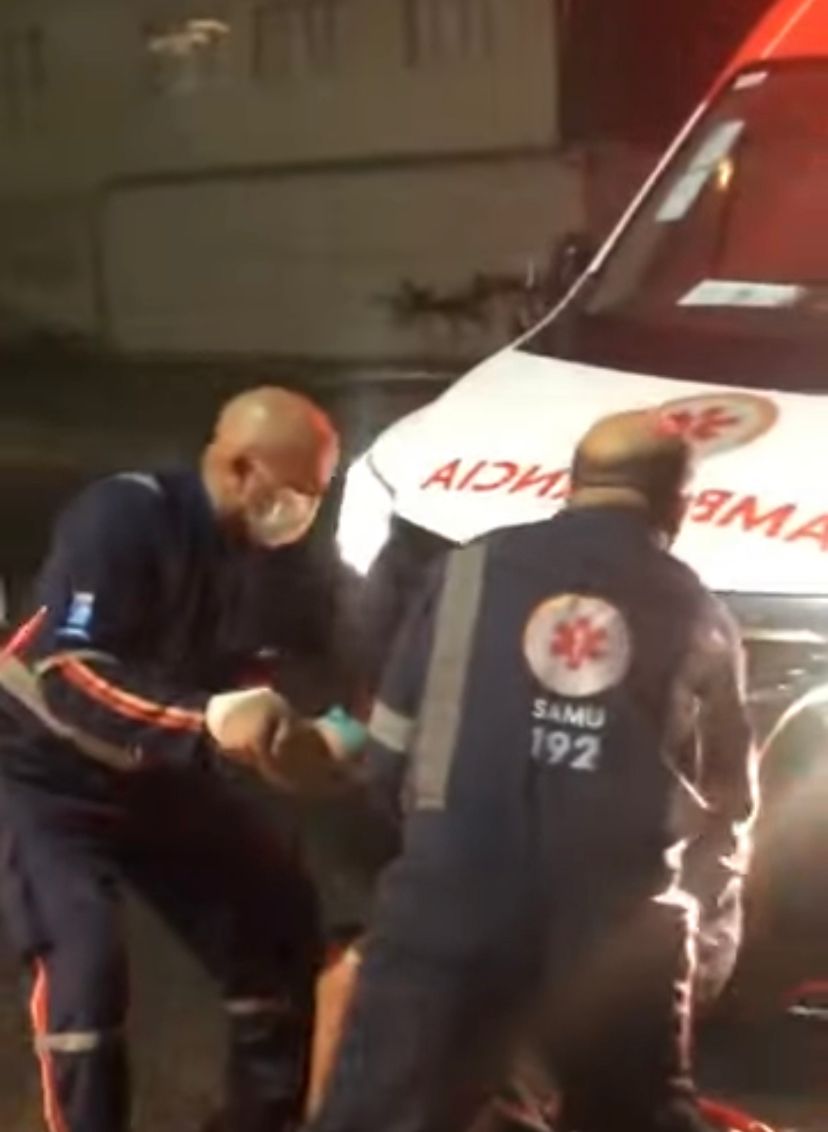 VÍDEO: Homem quebra tudo dentro de bar em Morro Branco