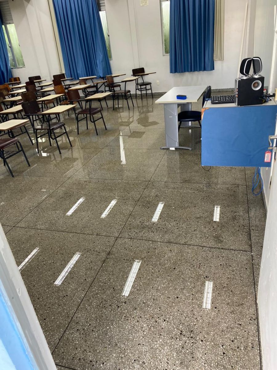 Alunos registram salas de aula da UFRN alagadas; veja imagens