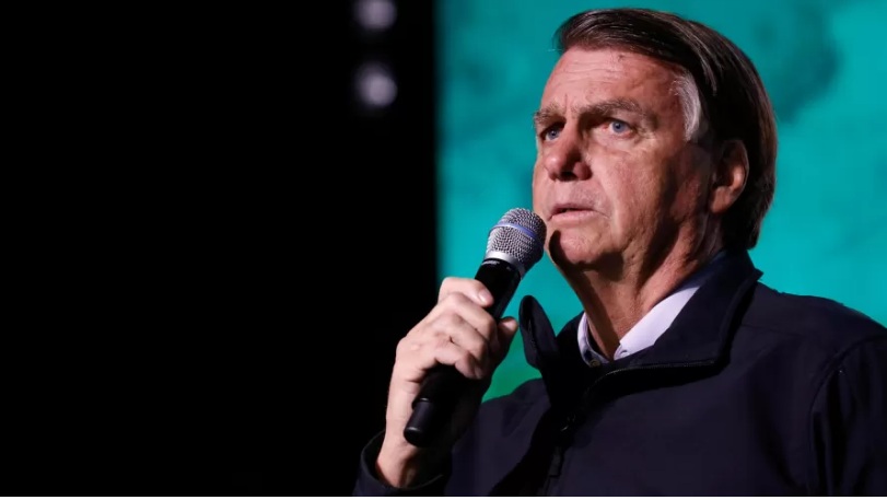 Bolsonaro anuncia data e horário de retorno a Brasília