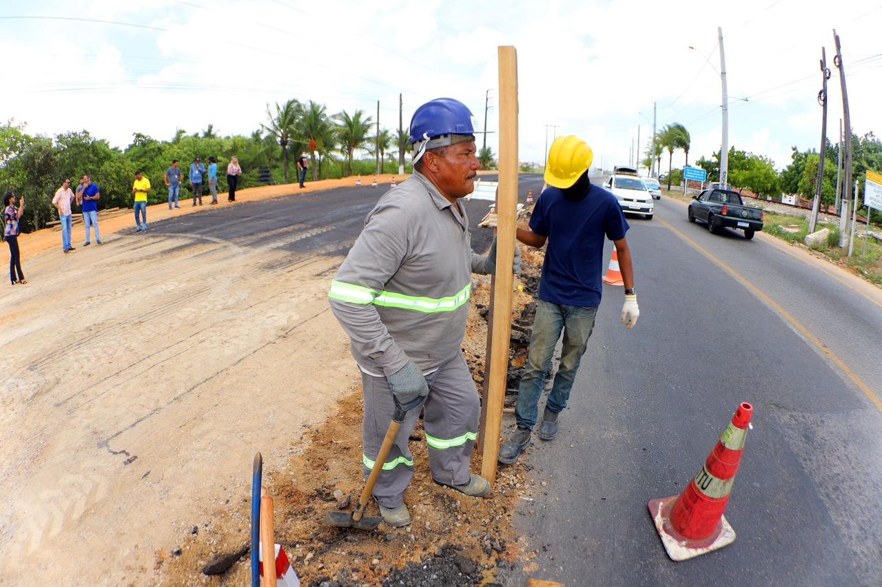 Obra da avenida Felizardo Moura entra em nova fase; confira linhas de ônibus que sofrerão alterações