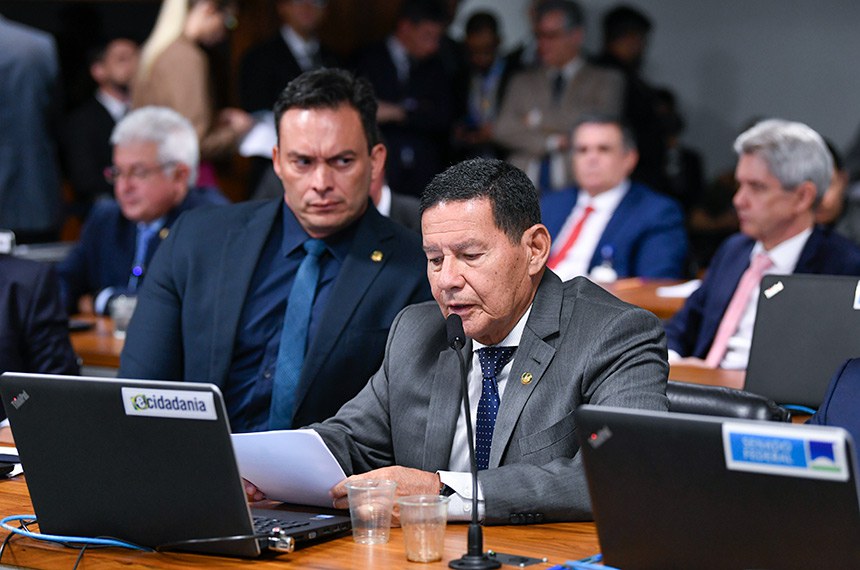 VÍDEO: Comissão do Senado aprova projeto que inclui ataques como terrorismo e matéria pode ir ao plenário esta semana