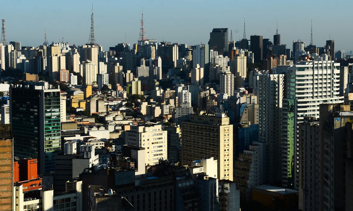 Preço de aluguéis de imóveis em todo o Brasil dispara 17% nos últimos meses, puxado pelo IPCA