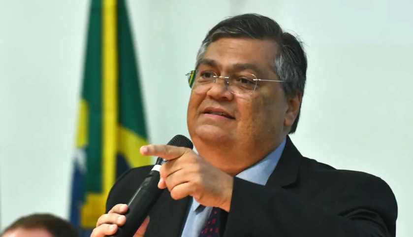Deputado vai denunciar Flávio Dino por crime de responsabilidade por ataques em Brasilia no 8/1