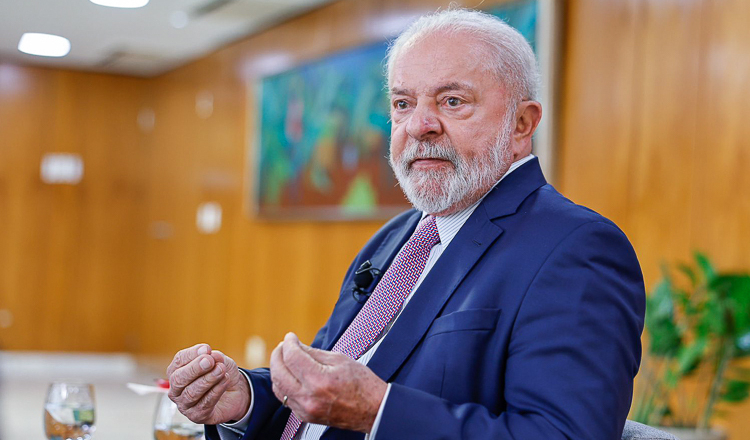 30 deputados protocolam pedido de impeachment de Lula