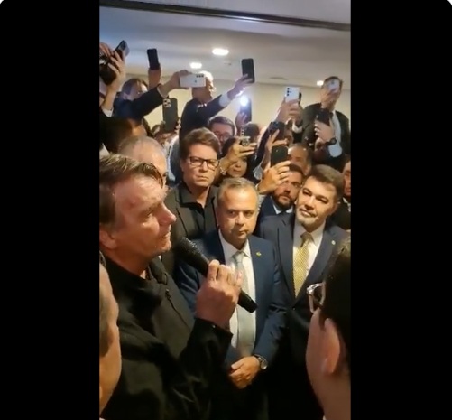 VÍDEO: "Nós deixamos uma marca em nosso país", afirma Bolsonaro.