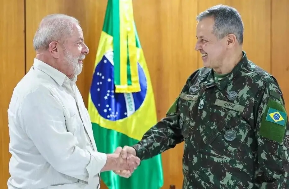 Exército vai punir quem comemorar golpe de 1964, afirma presidente do PT