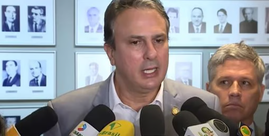 Derrotado pelo PT, ministro confirma suspensão do novo Ensino Médio