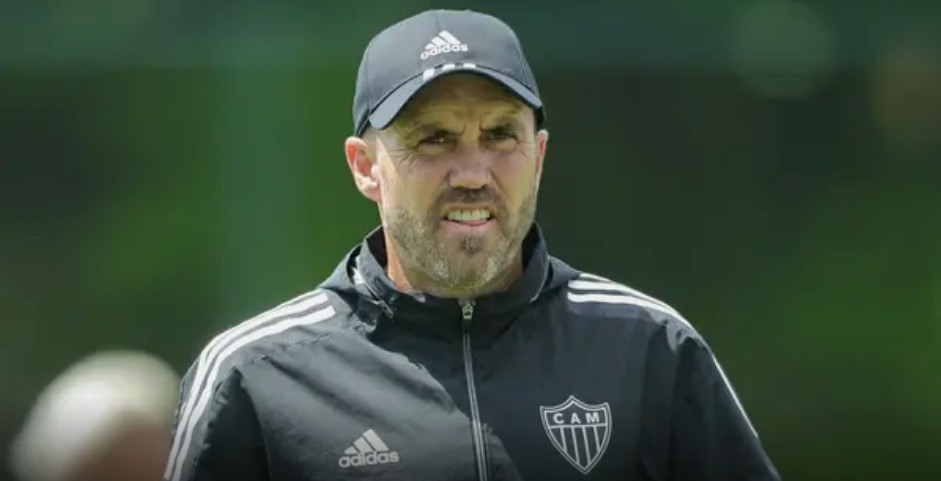 Técnico detona diretoria do Galo e cogita sair: 'Não é o que prometeram'