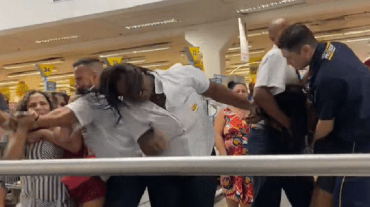 VÍDEO: Mulheres são presas por tentar roubar 56 ovos de Páscoa e causam confusão em supermercado; ASSISTA