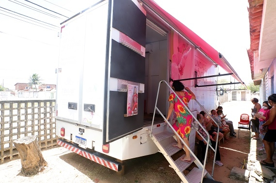 Prefeitura de Natal oferece exames de mamografia em unidade móvel no bairro Potengi