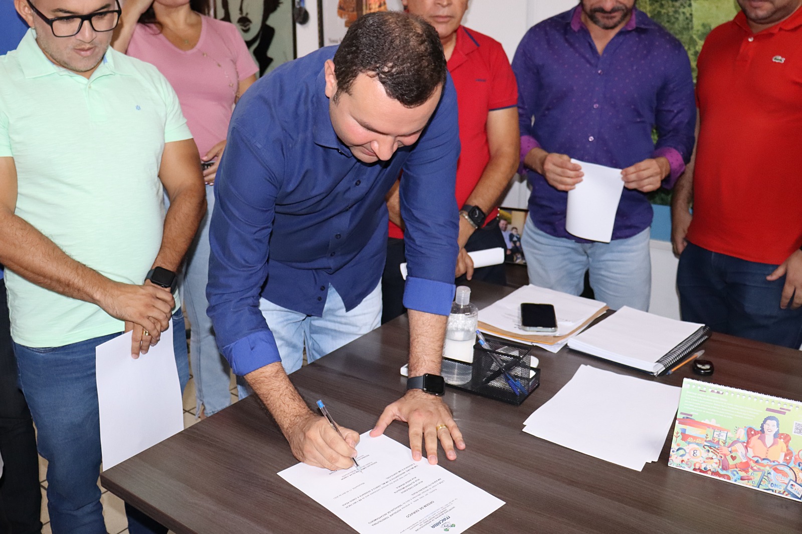 Prefeito Emídio Jr. assina ordem de serviço para recapeamento de mais três vias do Centro de Macaíba