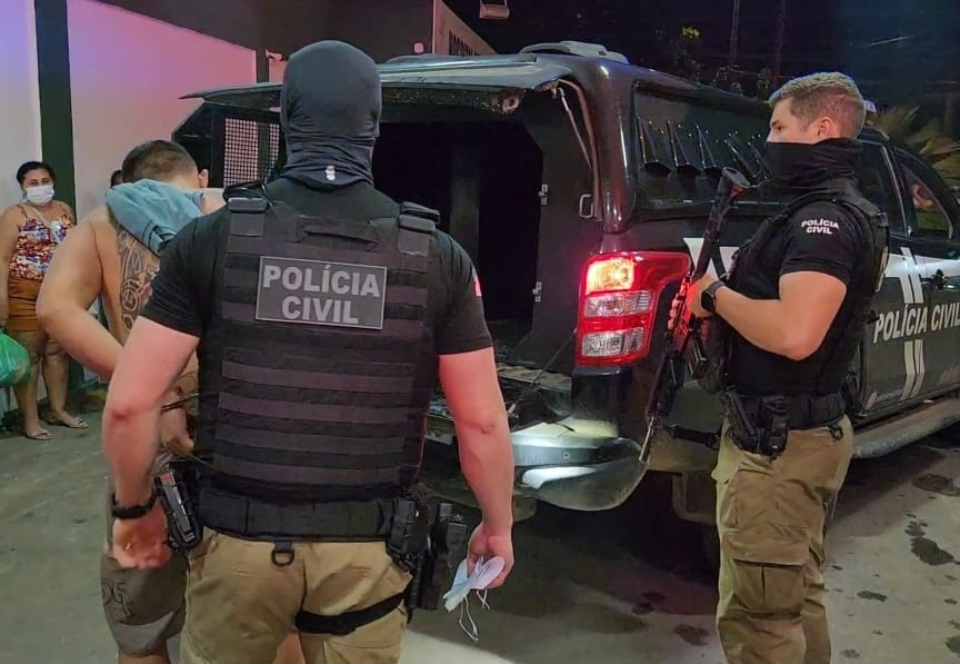 Polícia Civil prende integrante de facção criminosa com três mandados de prisão