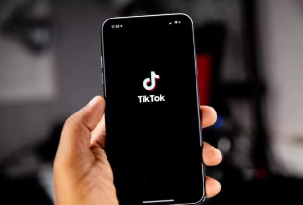 Loja é condenada por forçar funcionária a fazer dancinhas no TikTok