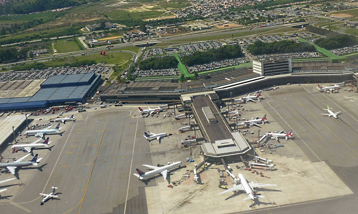 PF investiga pagamentos do PCC a funcionários do aeroporto de Guarulhos desde 2019