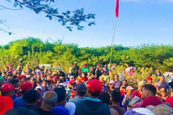 MST invade fazendas, sedes do Incra e área da Embrapa