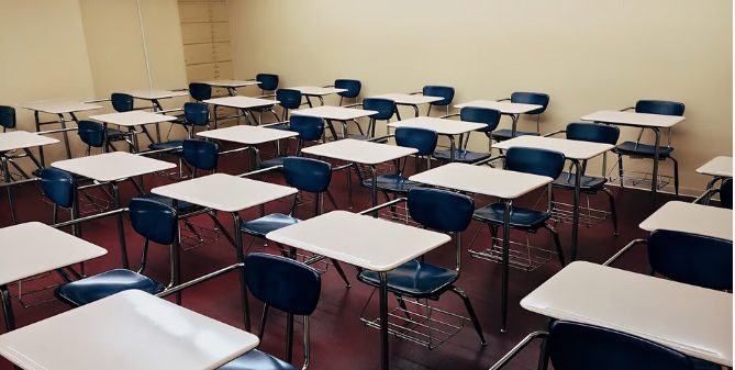 Dez adolescentes são apreendidos por ameaças contra escolas