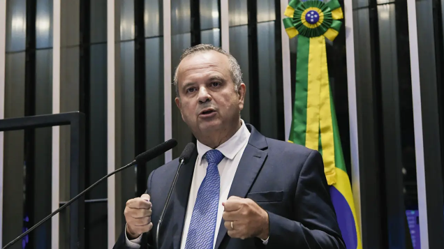 Governo se resignou após vídeo de general do GSI, diz Rogério Marinho