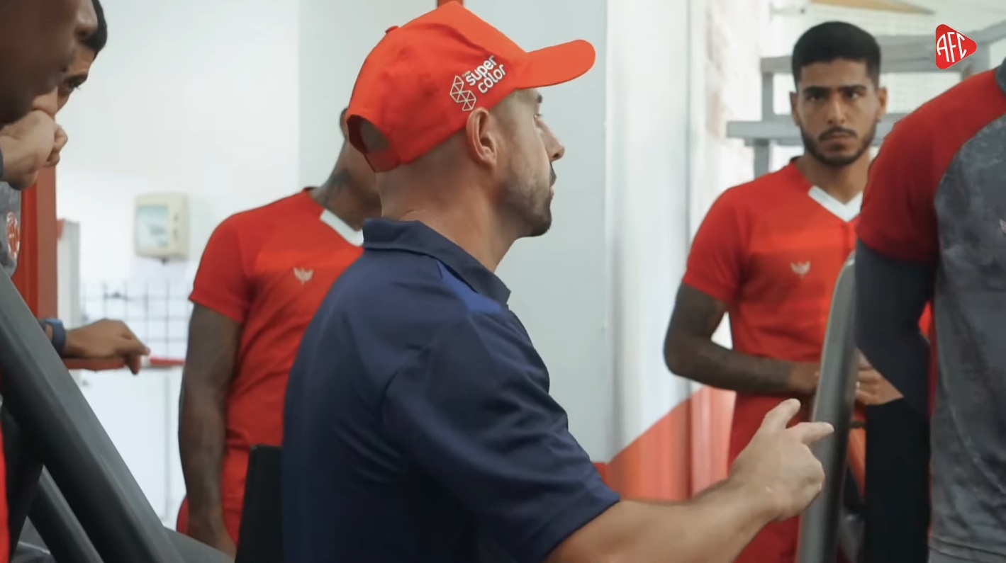 VÍDEO: Novo reforço do América já realiza atividades com o elenco