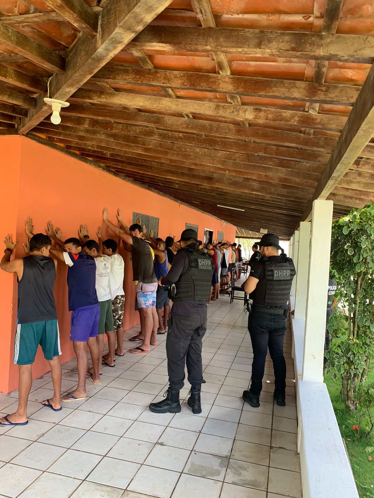 Polícia Civil do RN prende suspeito de homicídio no interior do PE e realiza buscas em Macaíba