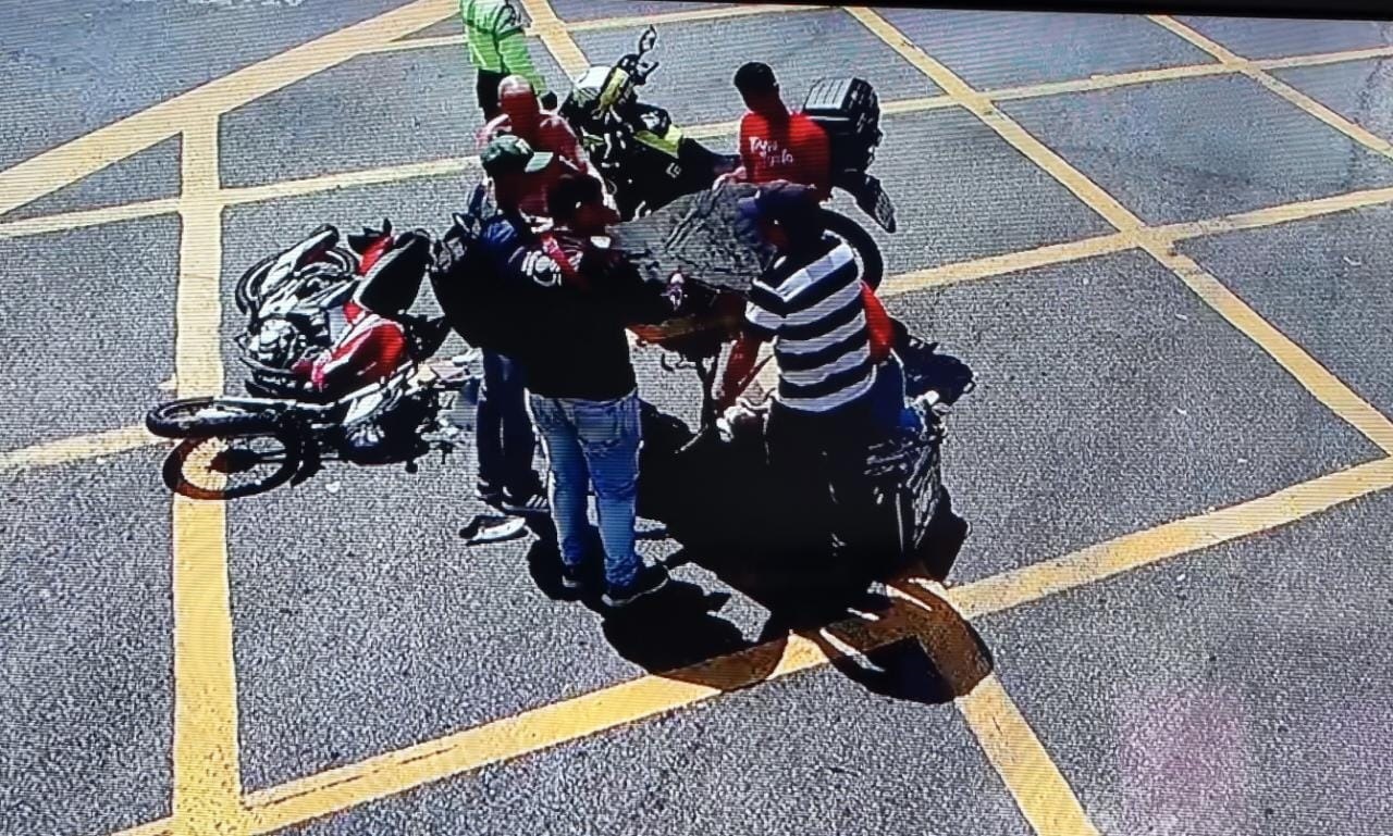 Acidente com motociclista bloqueia fluxo na Salgado Filho com Nevaldo Rocha