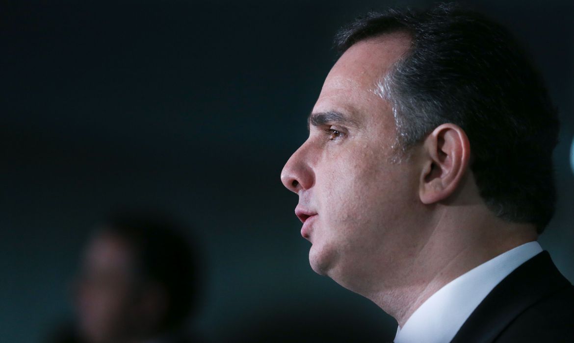 Rodrigo Pacheco vai discutir no Senado o fim da reeleição