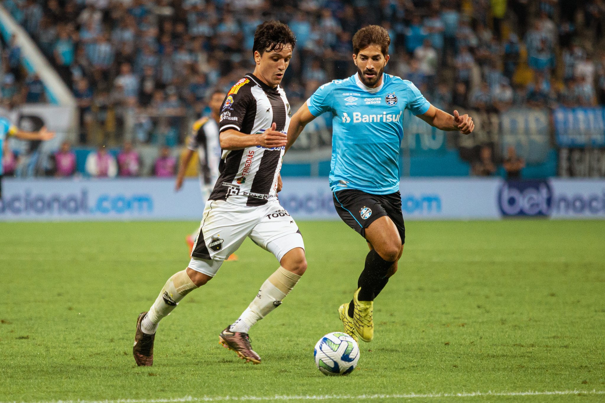 VÍDEO: Grêmio busca empate com ABC no fim e avança na Copa do Brasil; veja os gols