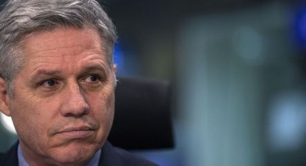 Fávaro compara invasões do MST a atos extremistas do 8 de janeiro e é rebatido por Paulo Teixeira