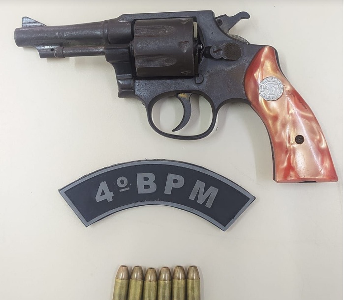 Polícia Militar prende dois homens portando arma e munições em operação na Redinha