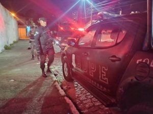 Artefato explosivo é apreendido pela polícia dentro de carro na Zona Sul de Natal